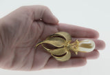 Elegant Flower - Vintage Signed 'Sarah Coventry' Gold Plated Baroque Pearl Brooch (VBR313)