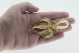 Elegant Flower - Vintage Signed 'Sarah Coventry' Gold Plated Baroque Pearl Brooch (VBR313)