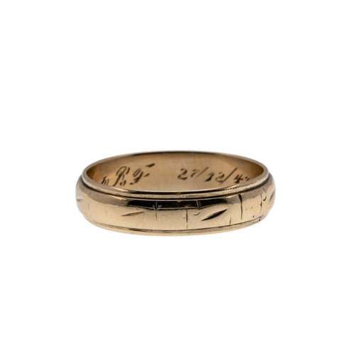 On This Day In 1947 - Vintage 10K Gold Engraved Milgrain Wedding Band Ring (VR1120)