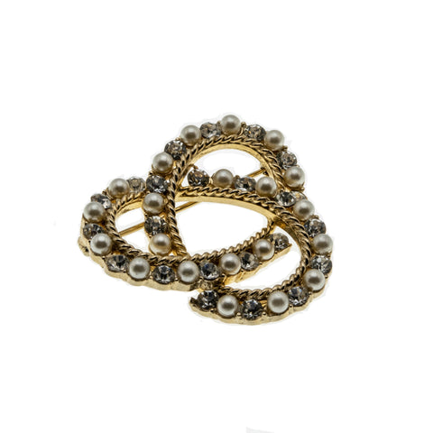 Trinity Knot - Vintage Signed 'Coro' Gold Plated Pearl & Rhinestone Crystal Brooch (VBR194)