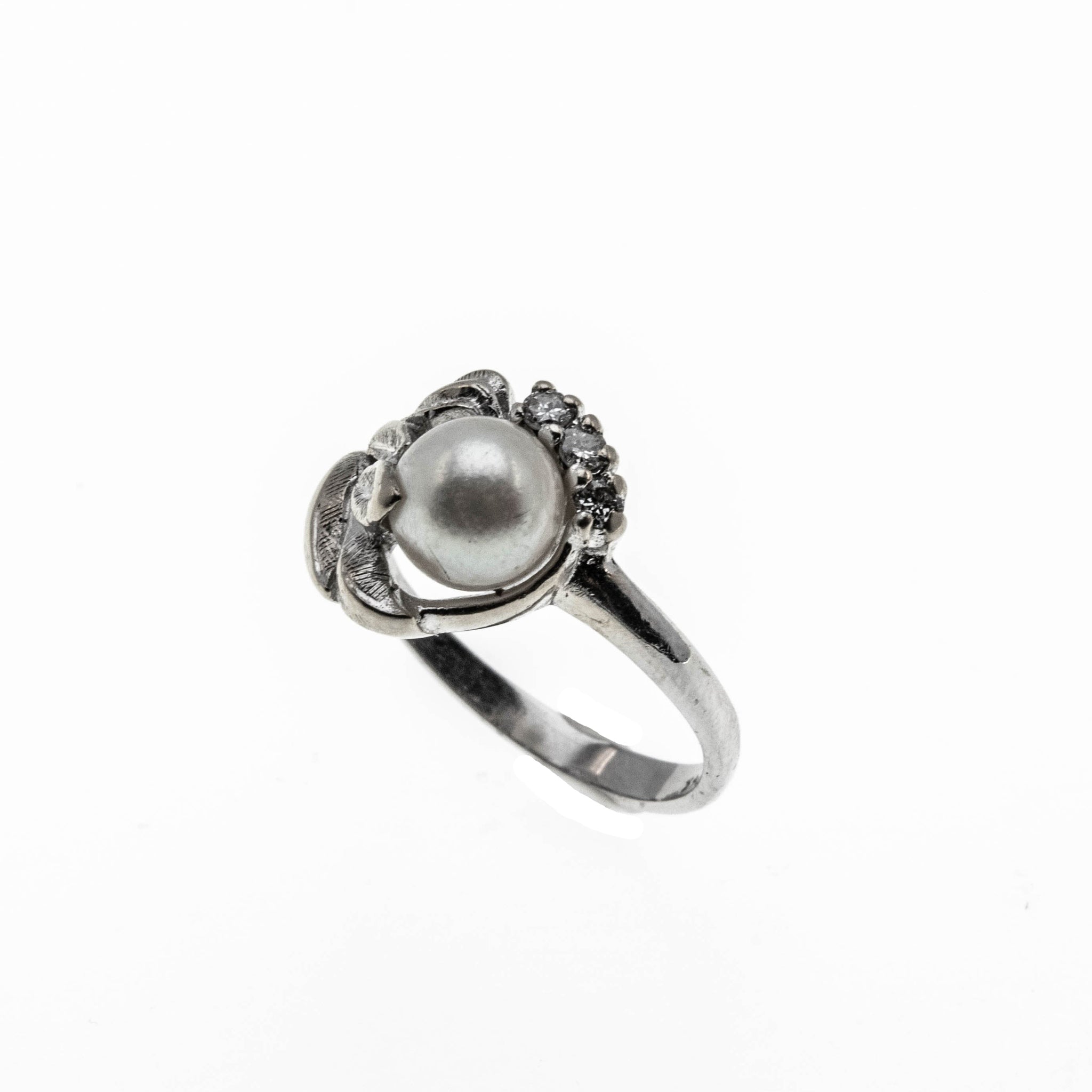 Snow Flower - Vintage Retro 14K White Gold Cultured Pearl